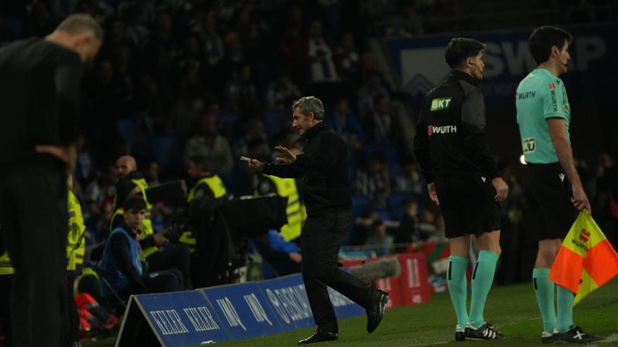 Valverde lamenta un penalti que sale “de la nada”