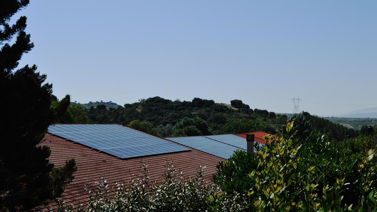 Placas solares en la bodega Izadi