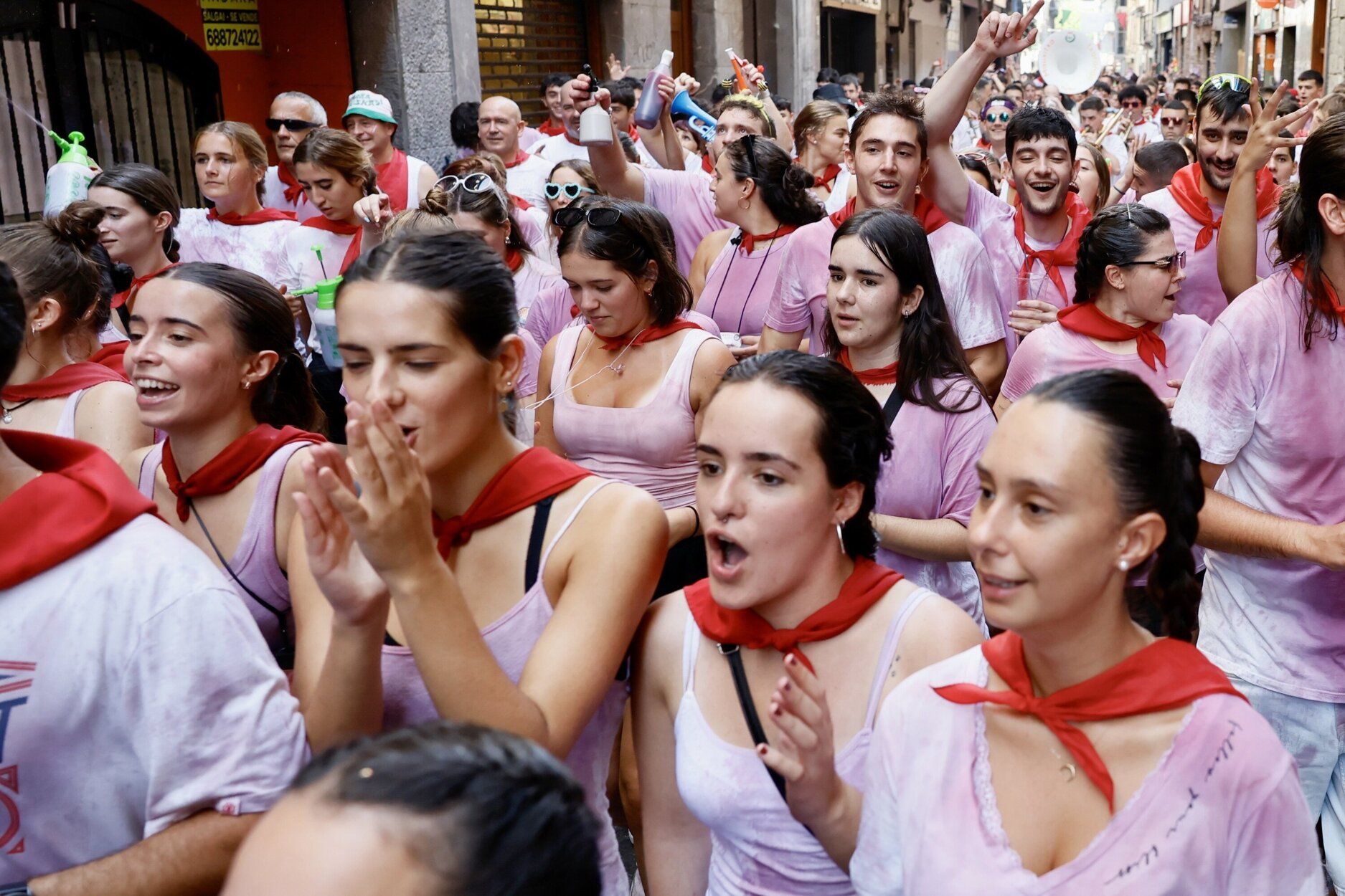 Fiesta de vino tinto en Elgoibar con el Txiki Eguna