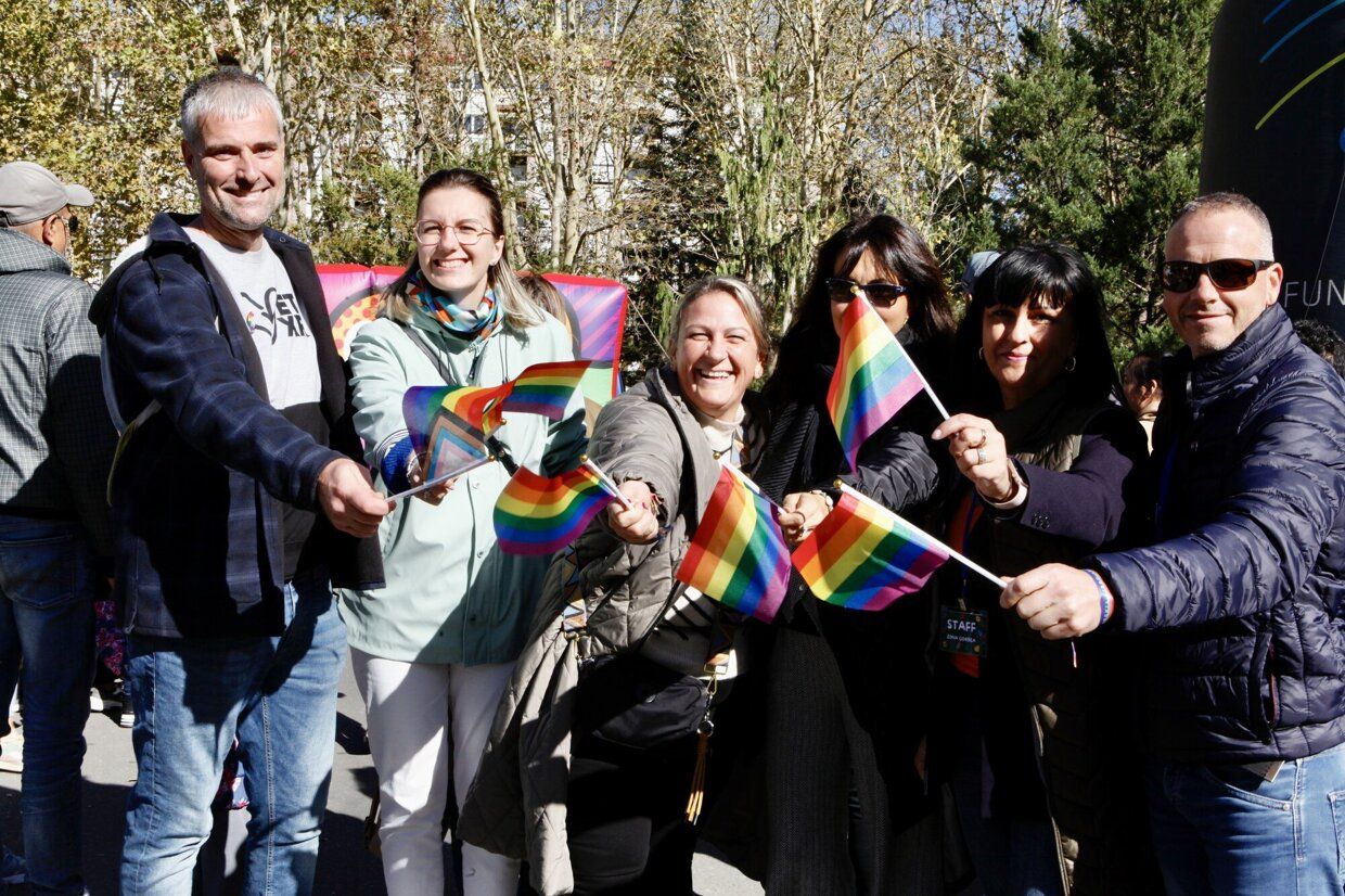 En imágenes: éxito absoluto en la fiesta contra de la LGTBIfobia de la zona Gorbea de Vitoria