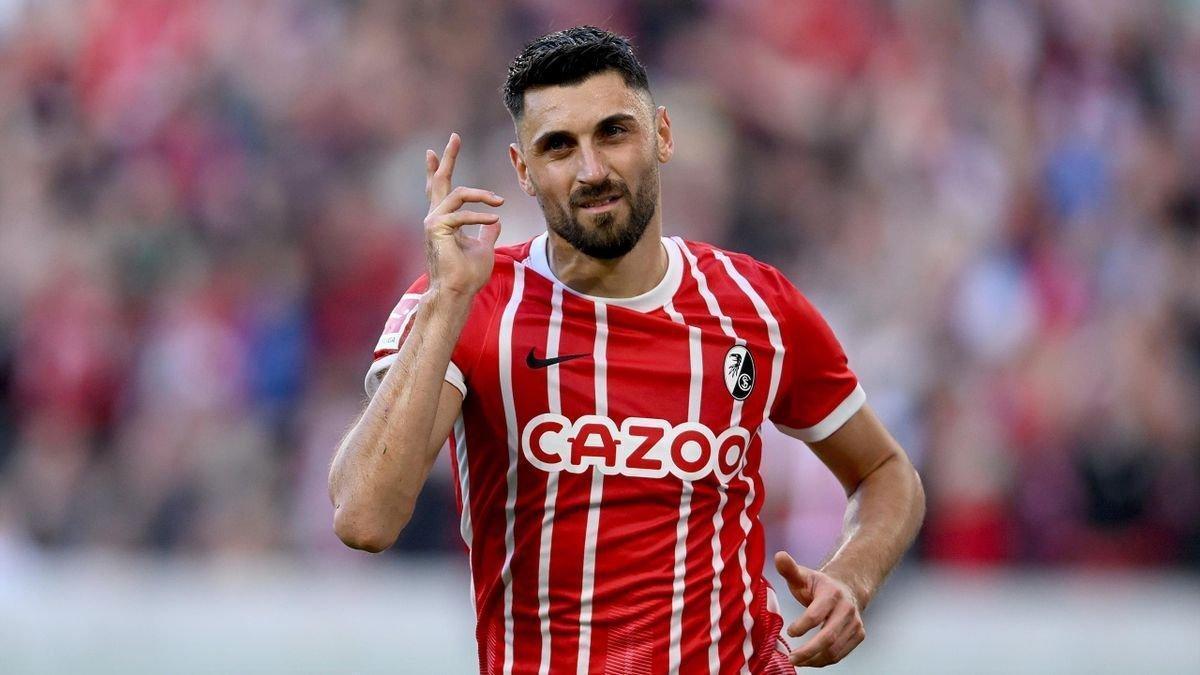 Vincenzo Grifo celebra un gol anotado en la pasada campaña.
