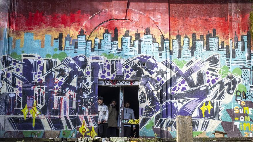 Ponen fecha al desalojo del antiguo instituto de Martutene, donde viven 111 personas