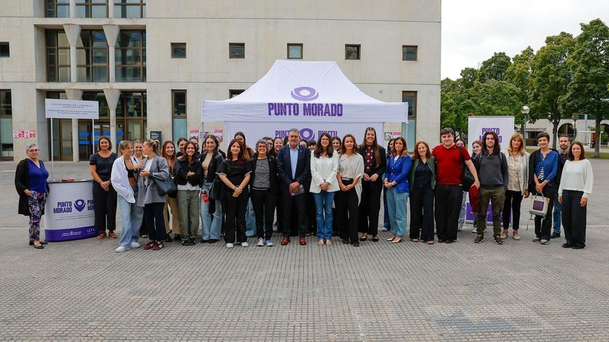 Fotos de la presentación del punto morado de la Universidad Pública de Navarra