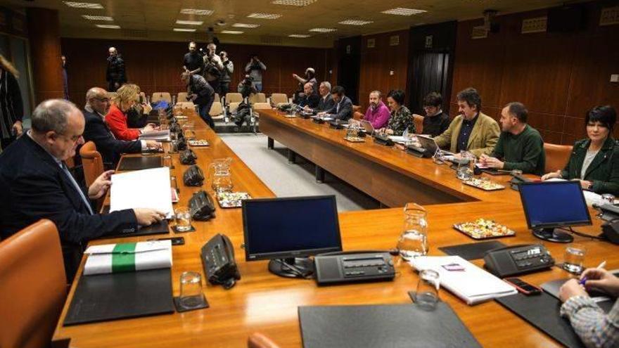 El Parlamento Vasco rechaza complementar  las pensiones hasta los 1.080 euros