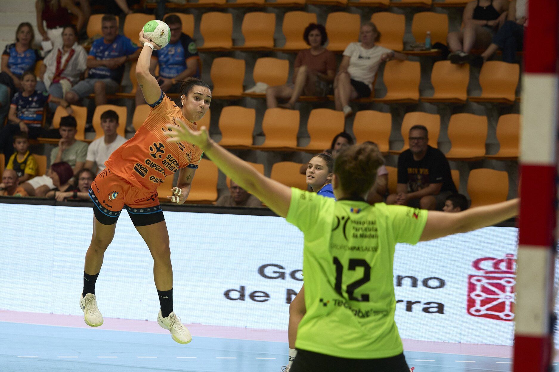 Fotos de las semifinales de la Supercopa Ibérica de balonmano en Anaitasuna