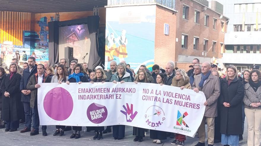 Decenas de personas dicen basta a la violencia machista en Barakaldo