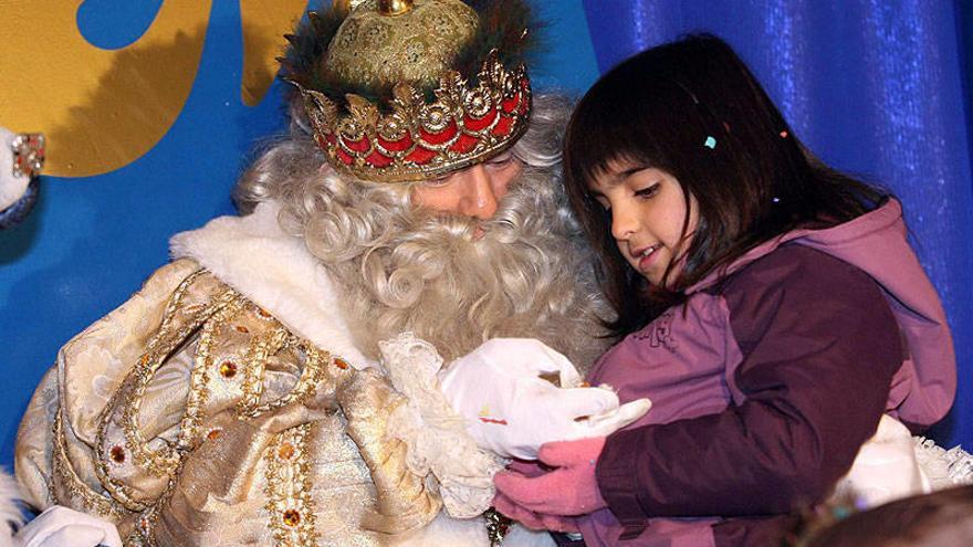 Los más afortunados de Burlada pudieron sentarse en las rodillas de los Magos.
