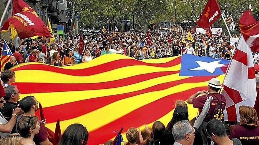 Miles de partidarios independentistas, en una manifestación el día de la Diada Nacional de Catalunya.