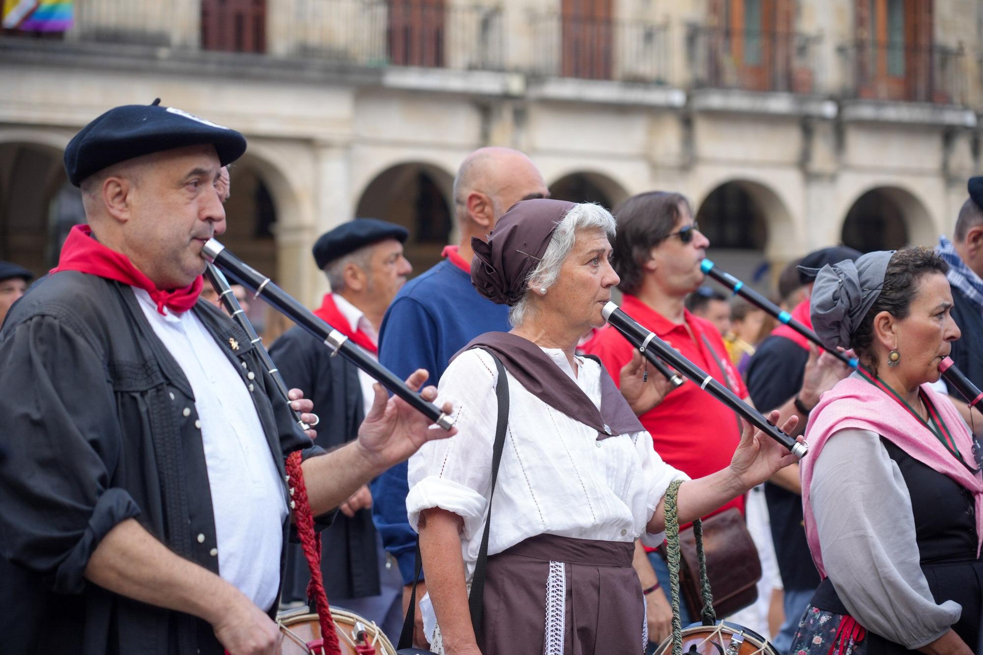 En imágenes: Las dianas llaman a la fiesta en el día de Santiago
