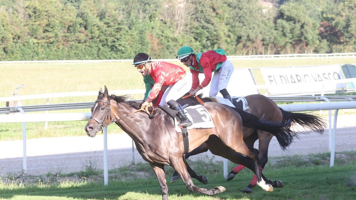 Entrega del Premio Noticias de Gipuzkoa en el Hipódromo de Lasarte. IKER AZURMENDI