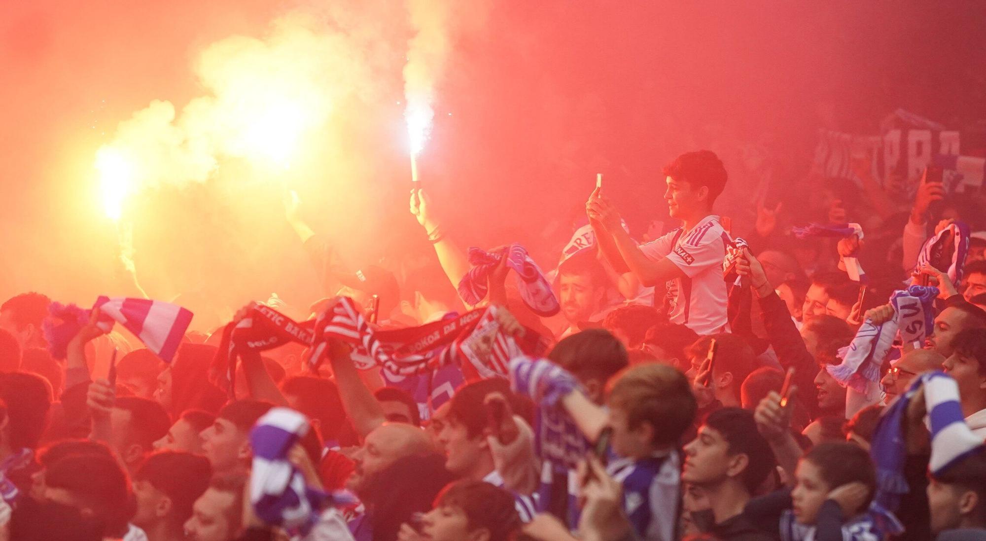 Recibimiento antes del derbi