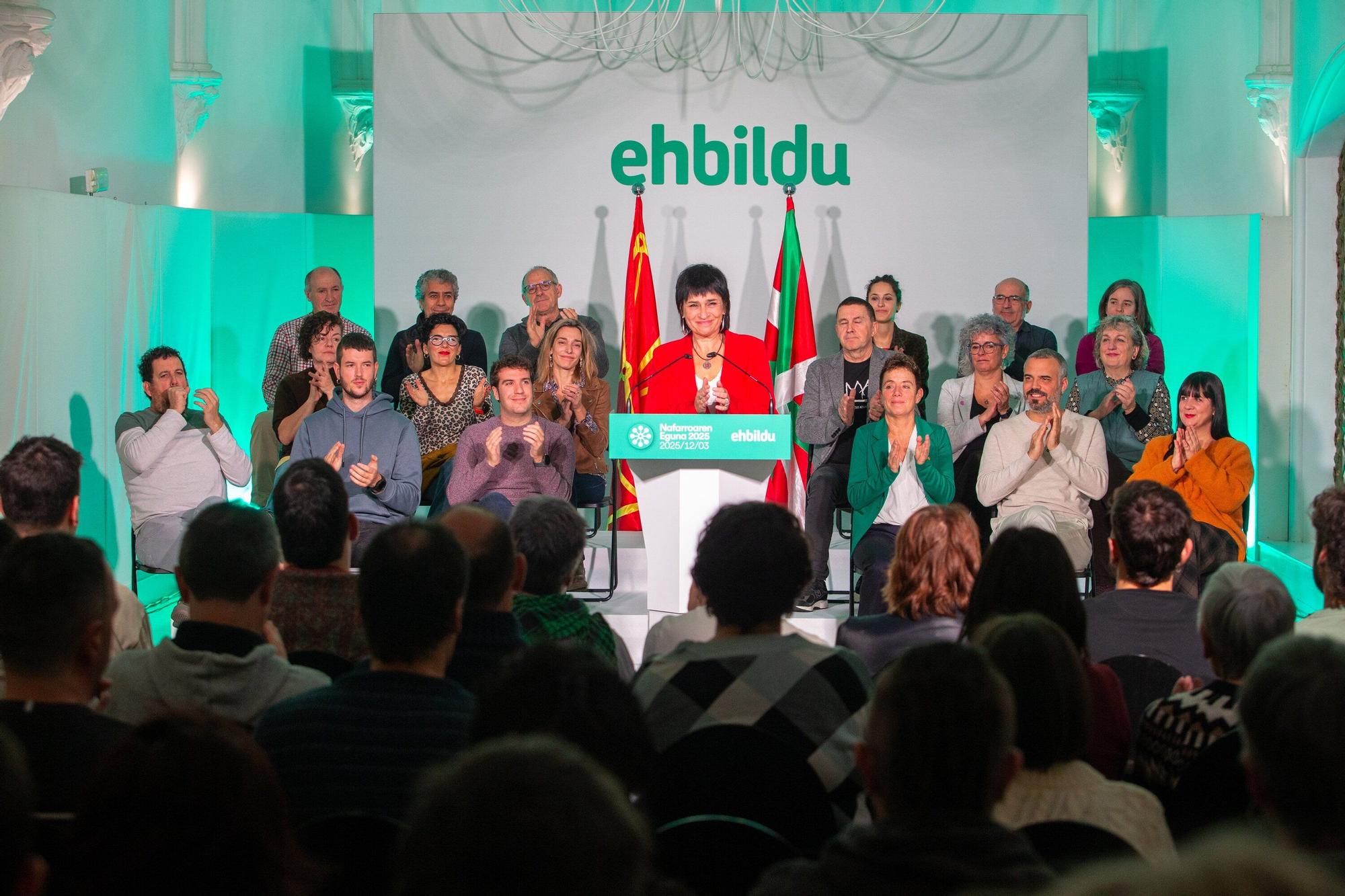 Rueda de prensa de EH Bildu en Pamplona por el Día de Navarra