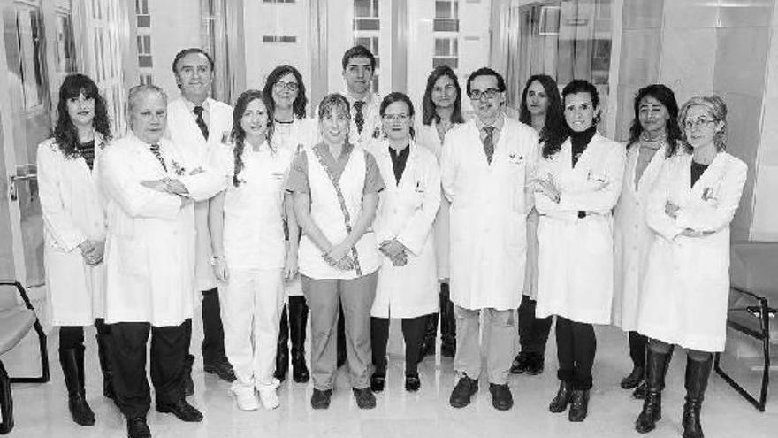 De izda a dcha, Sofía Antón (neuropsicóloga), José Luis Zubieta (Radiología), Javier Arbizu (Medicina Nuclear), la técnica Oihana Peña, la ingeniera Elena Prieto (Medicina Nuclear), Idoya Langarica (enfermera), Pablo Domínguez (Radiología), Beatriz Echeve