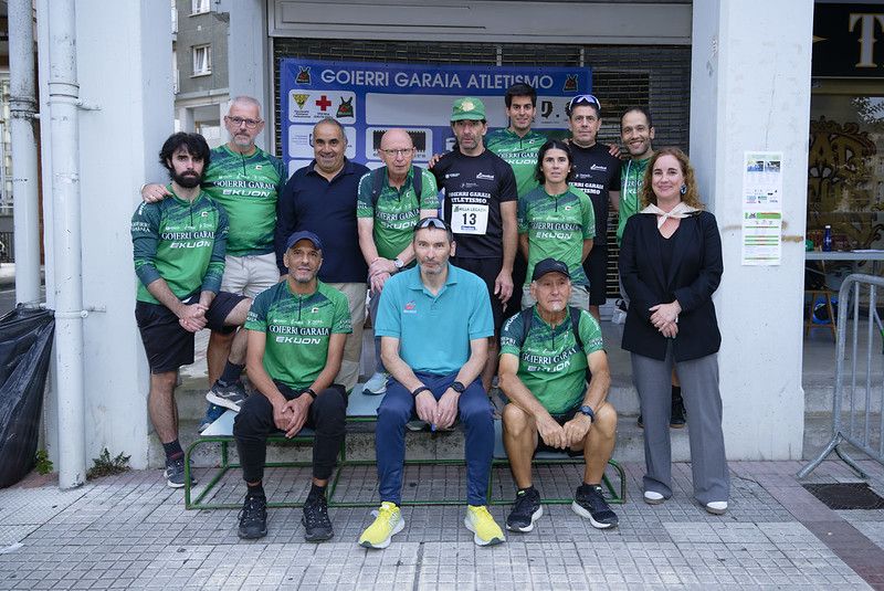 Castellers, gigantes y carrera popular en las Agorreko Santikutzak de Legazpi