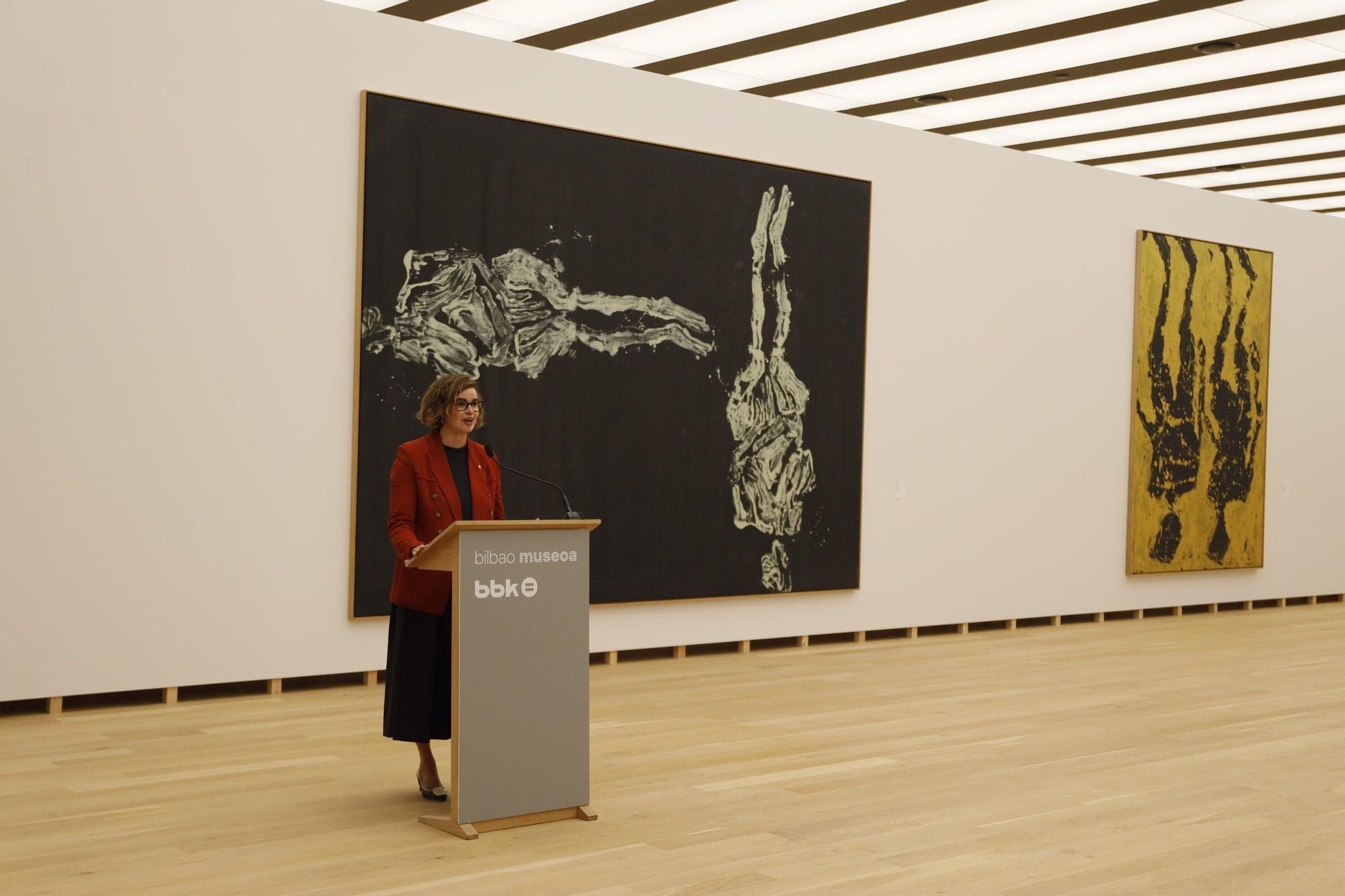 El edificio moderno del Bellas Artes reabre con Baselitz, el artista que decidió pintar el mundo al revés