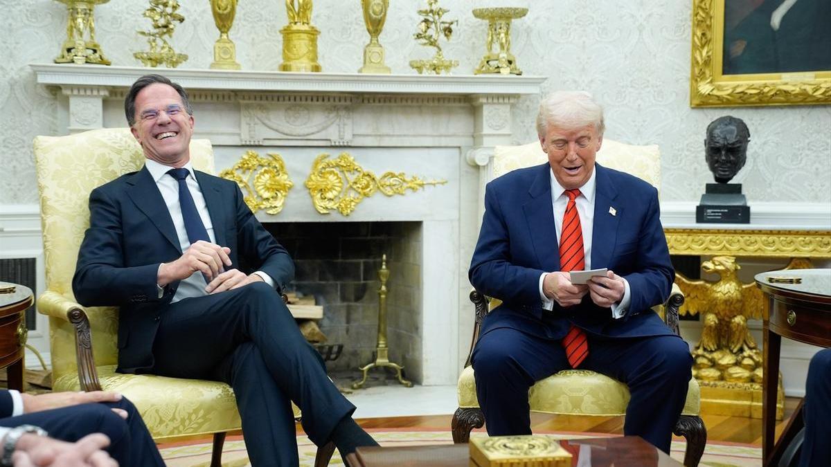El secretario general de la OTAN, Mark Rutte, y el presidente de Estados Unidos, Donald Trump, durante una reunión en la Casa Blanca.