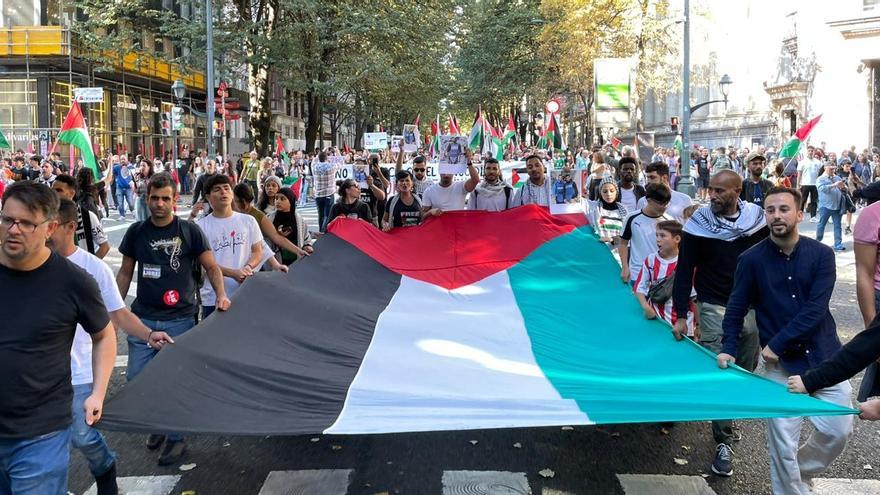 La manifestación en apoyo al pueblo palestino colapsa la Gran Vía