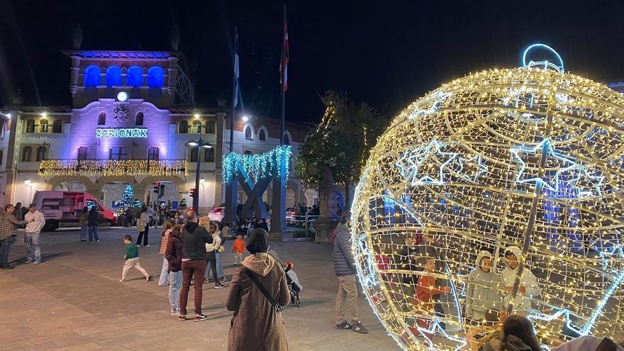 Mungia da la bienvenida a la Navidad con música y luces
