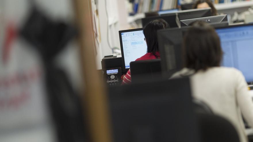 El Gobierno español plantea incentivos fiscales a las empresas más afectadas por la subida del SMI