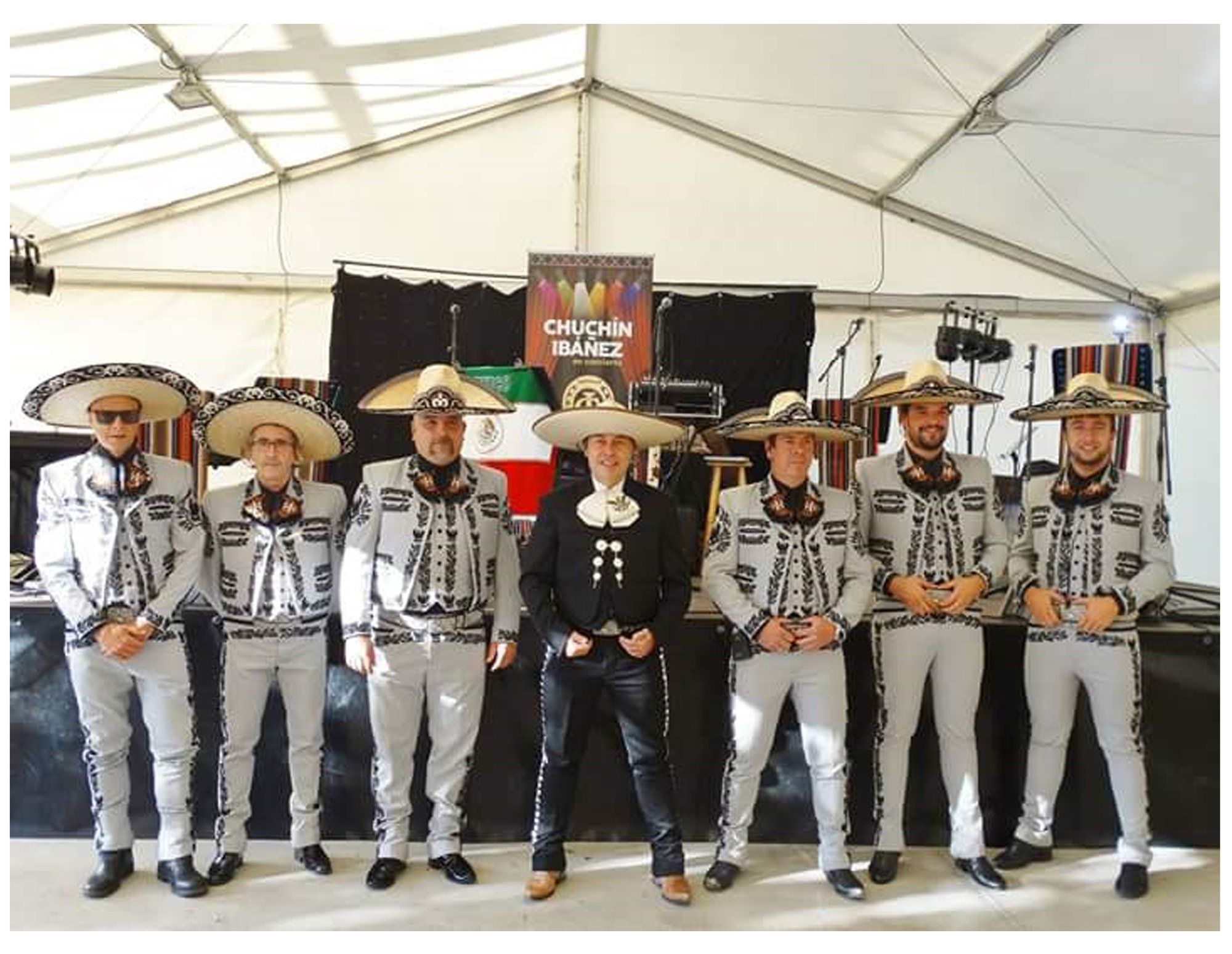 chuchin y charros.JPG