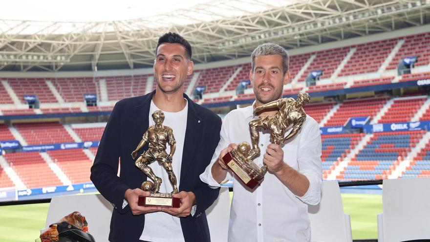 Osasuna Veteranos entrega el Trofeo Veteranía a Sergio Herrera y Aitor Fernández