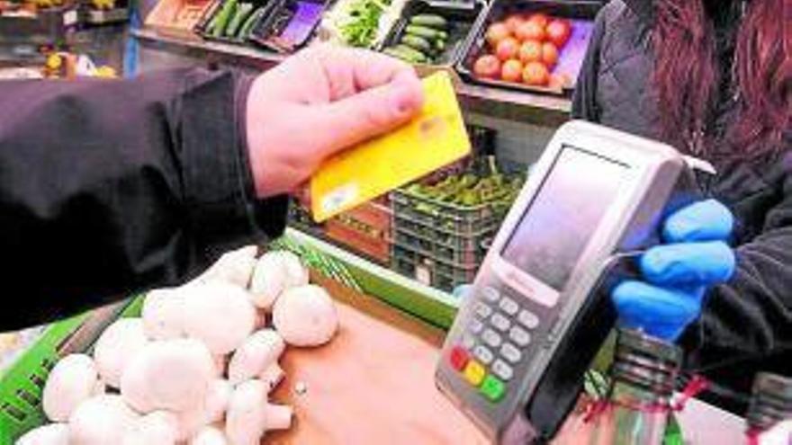 Bruselas propone que el pago con tarjeta en la UE cueste como uno nacional