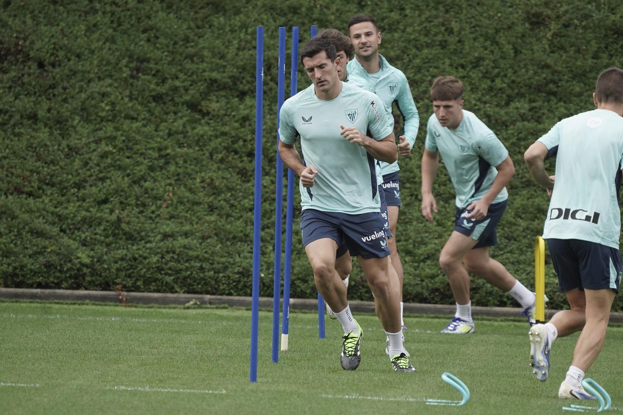 En imágenes: el Athletic entrena en Lezama con la vista puesta en el Alavés