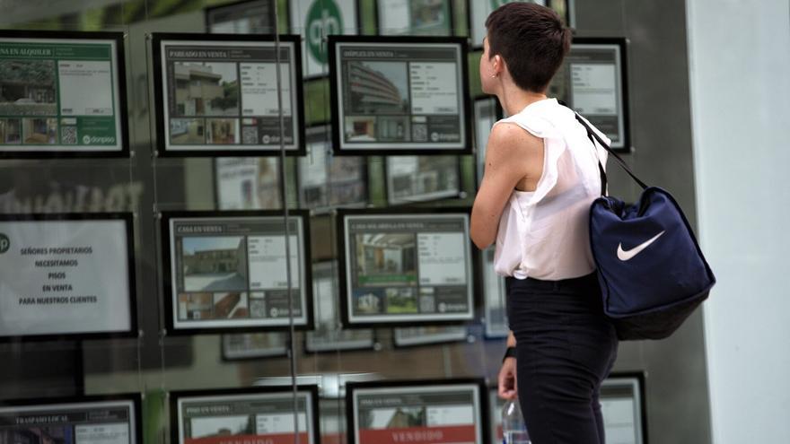 ¿Estás mirando un piso de 300.000 euros? Esto es lo que necesitas tener ahorrado