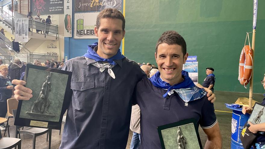 Bermeo homenajea a Kolunga y Unanue