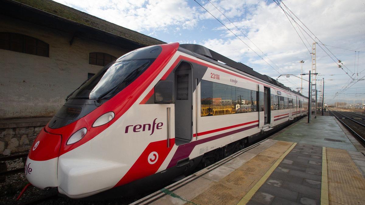 Tren que cubre la ruta Pamplona-Zaragoza.