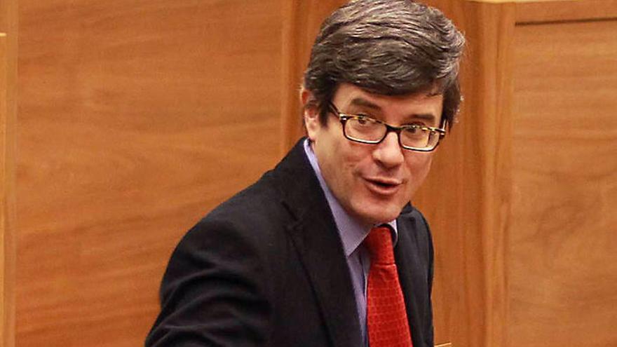 Iribas, en el pleno del Parlamento.