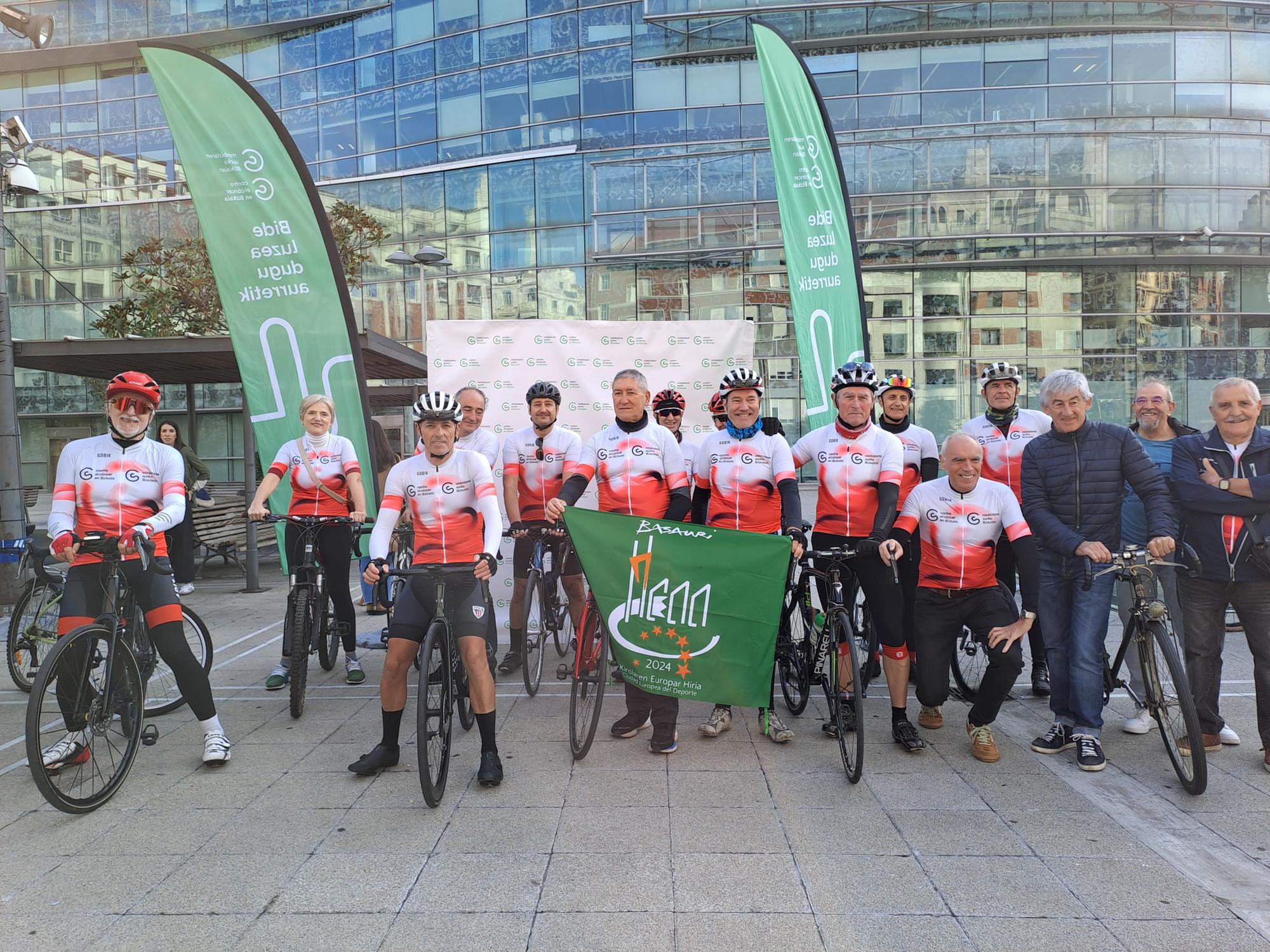 Presentación de la I Bizkaia Bike Contra el Cáncer de próstata en 2024.