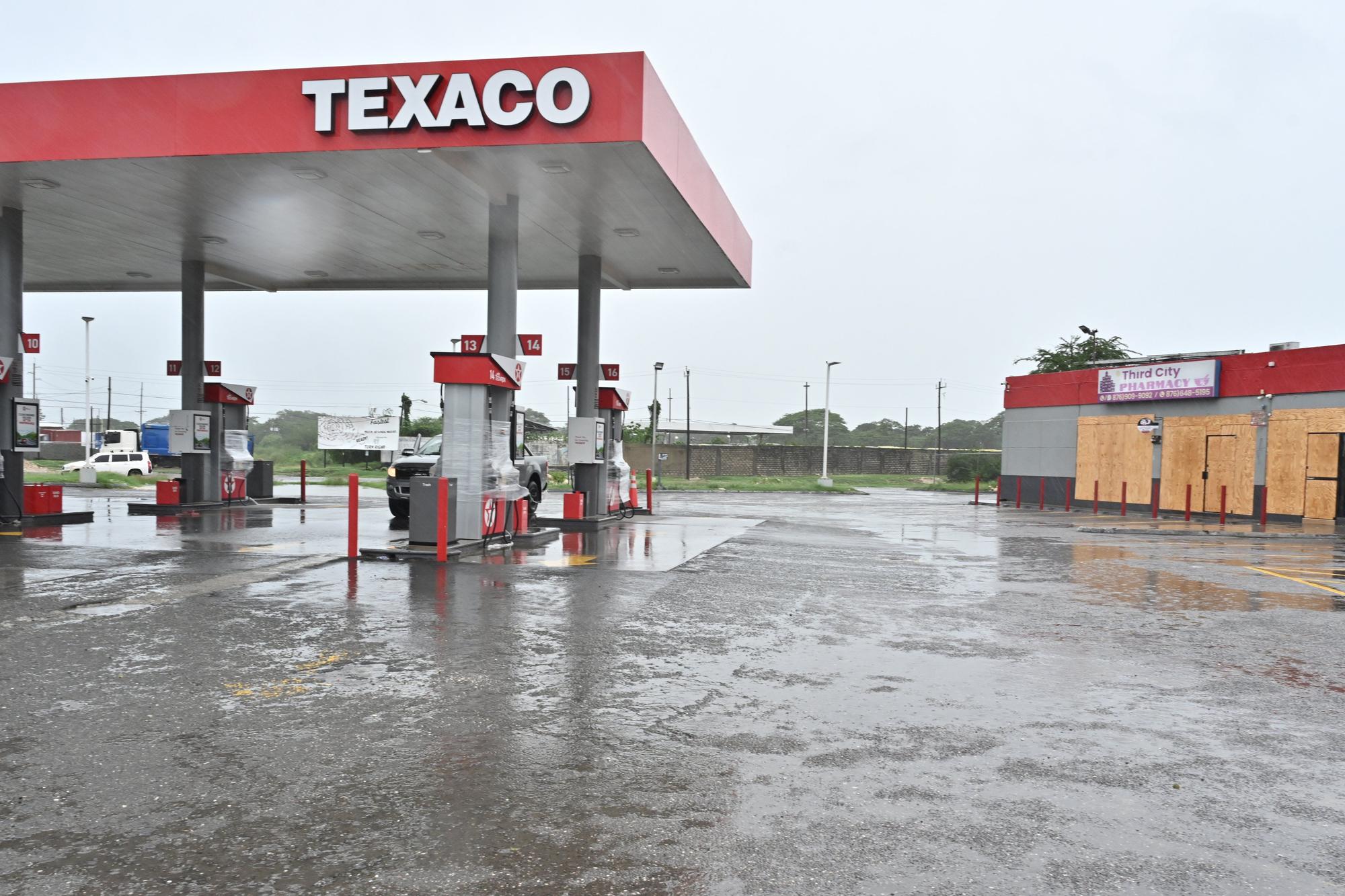 El huracán Melissa azota Jamaica con vientos y lluvias devastadores