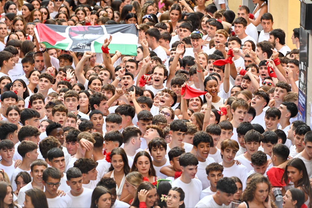 ¡Empiezan las fiestas de Deba! El chupinazo enciende San Roque