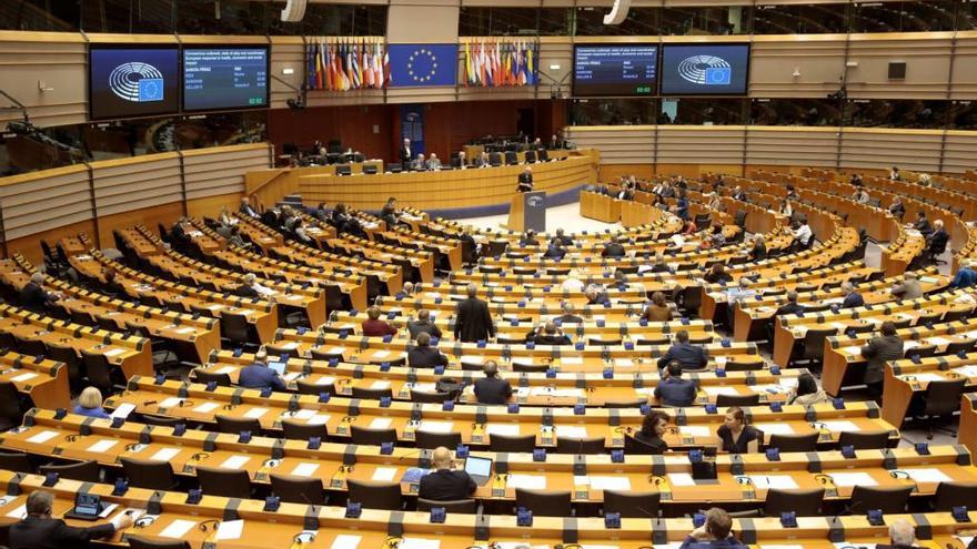 La UE pide a los países miembro &quot;contener agresivamente&quot; el coronavirus