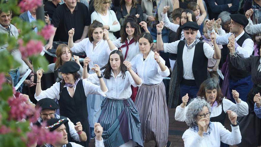 El Ayuntamiento ha firmado este año 15 convenios con los barrios para la celebración de sus fiestas