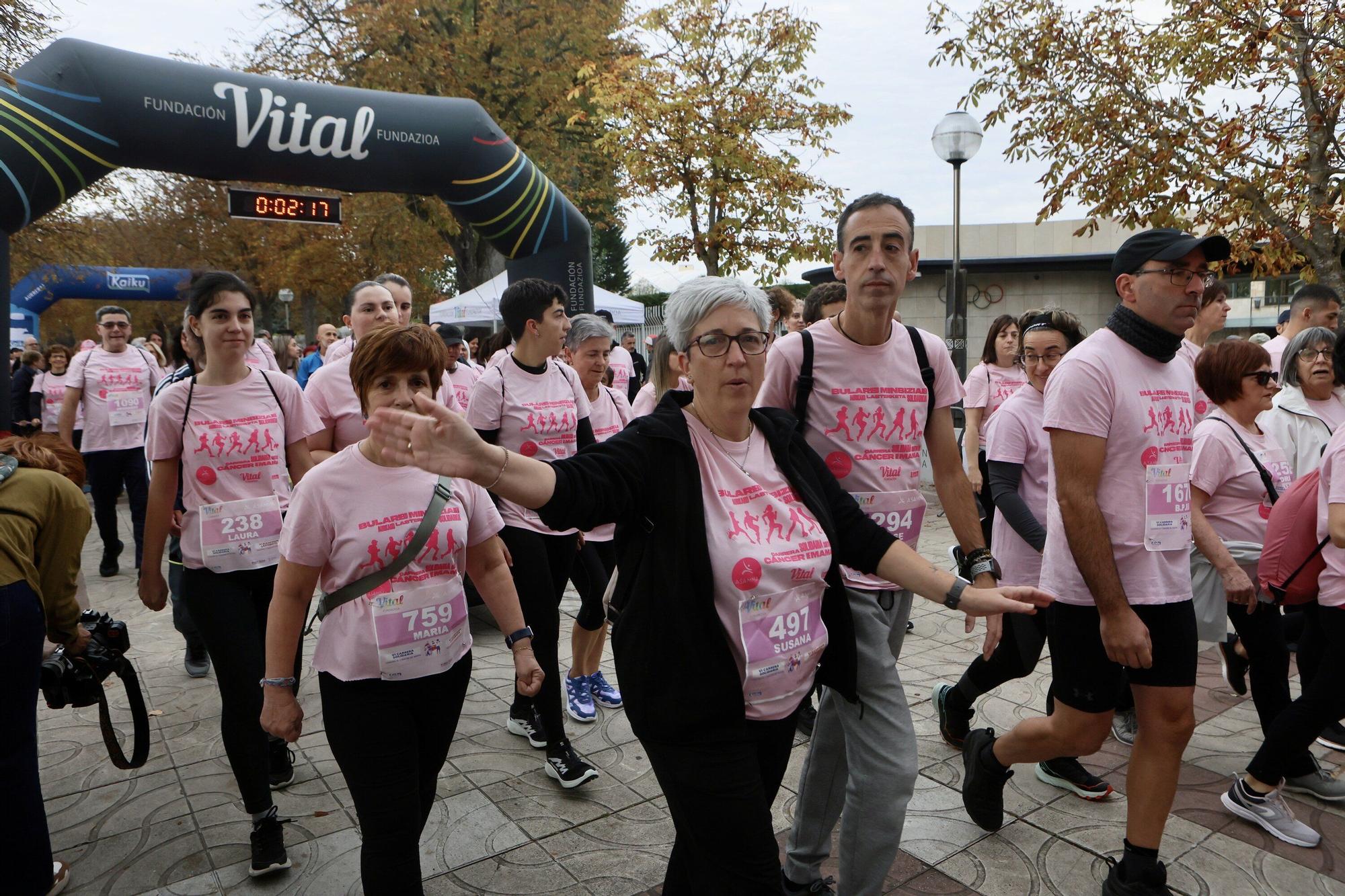 En imágenes: Vitoria se vuelca con la VI Carrera Solidaria contra el Cáncer de Mama