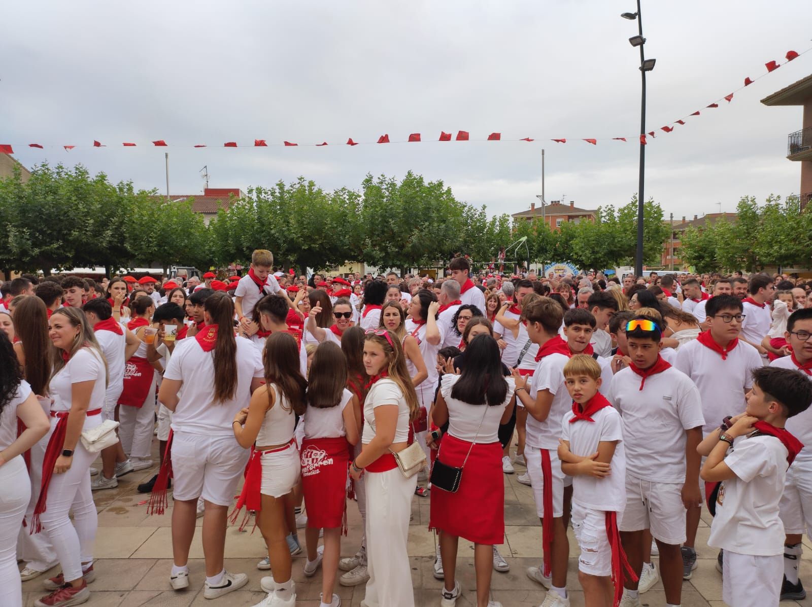 Fotos del cohete de fiestas de Andosilla