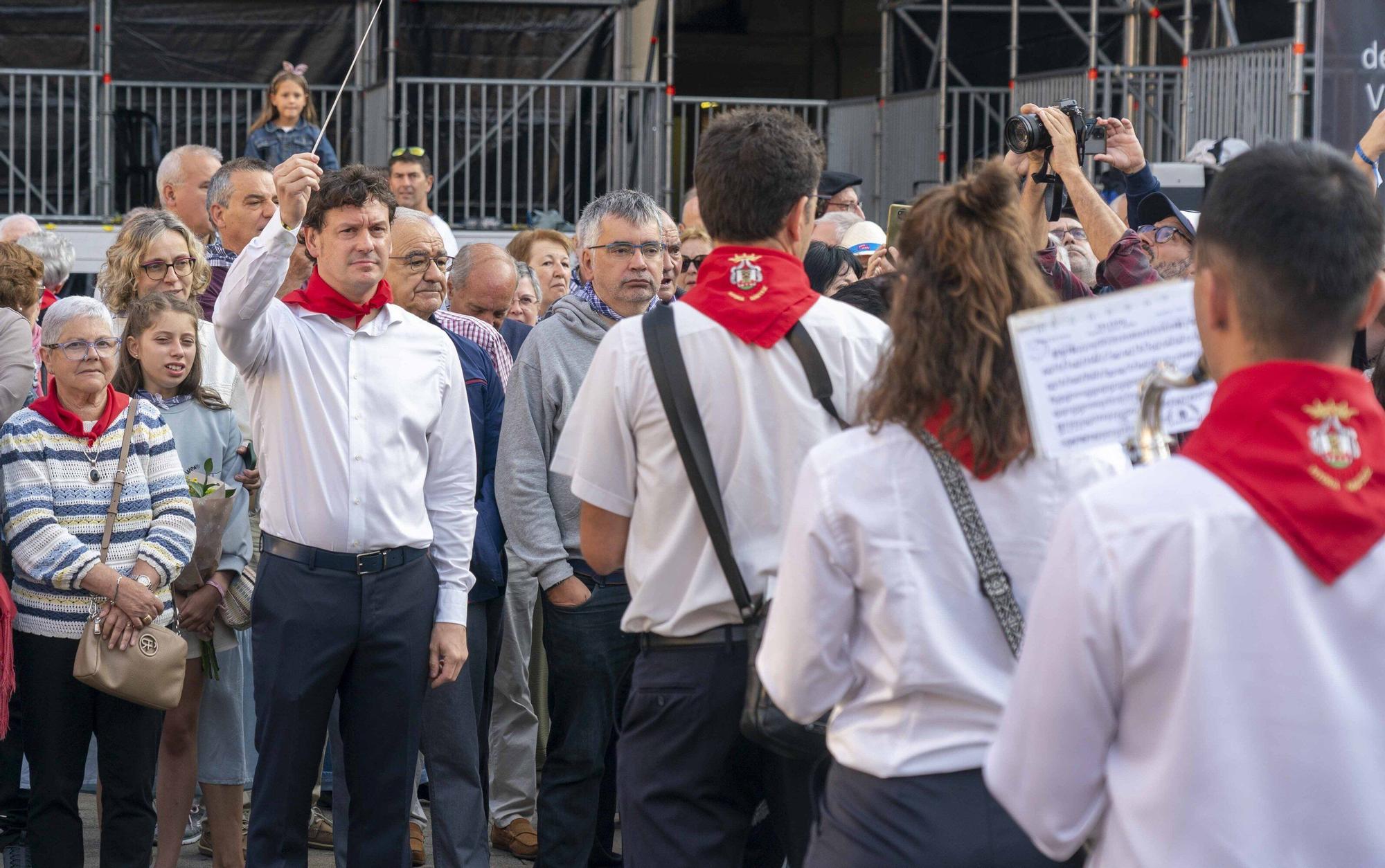 En imágenes: Las dianas llaman a la fiesta en la Plaza Nueva