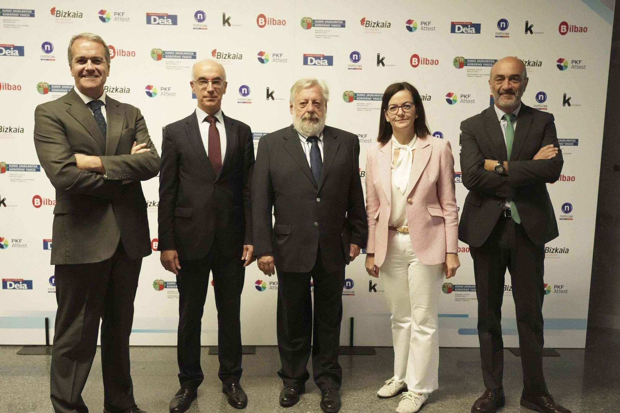 Jorge Arbaiza, Ignacio Lekunberri, Urtsa Errazti, Lourdes García y Mikel Sánchez.