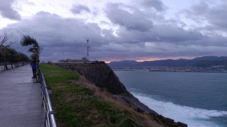 Viento y riesgo marítimo costero en Bizkaia por la llegada de Goretti