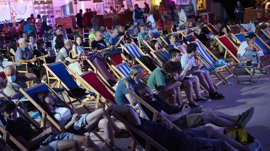 &#039;Con faldas y a lo loco&#039; pondrá la nota de humor en el ciclo Zinema Beach de Baluarte este martes