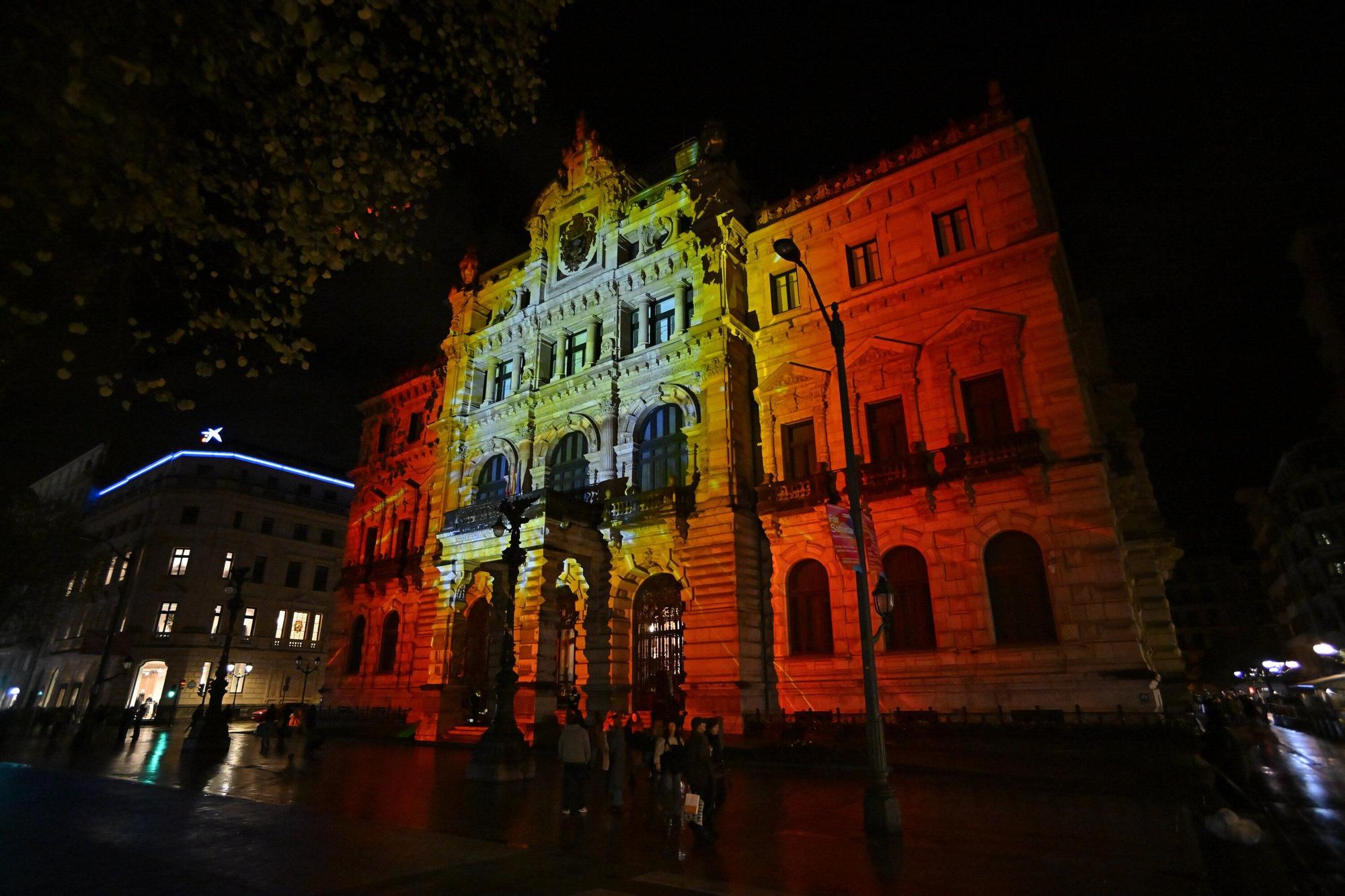 Así se ha iluminado la fachada del Palacio Foral de Bizkaia