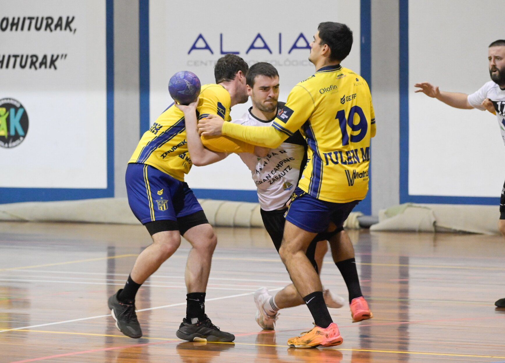 El Irudek Bidasoa Irun, campeón de su décima Euskal Kopa consecutiva ante Amenabar Zarautz