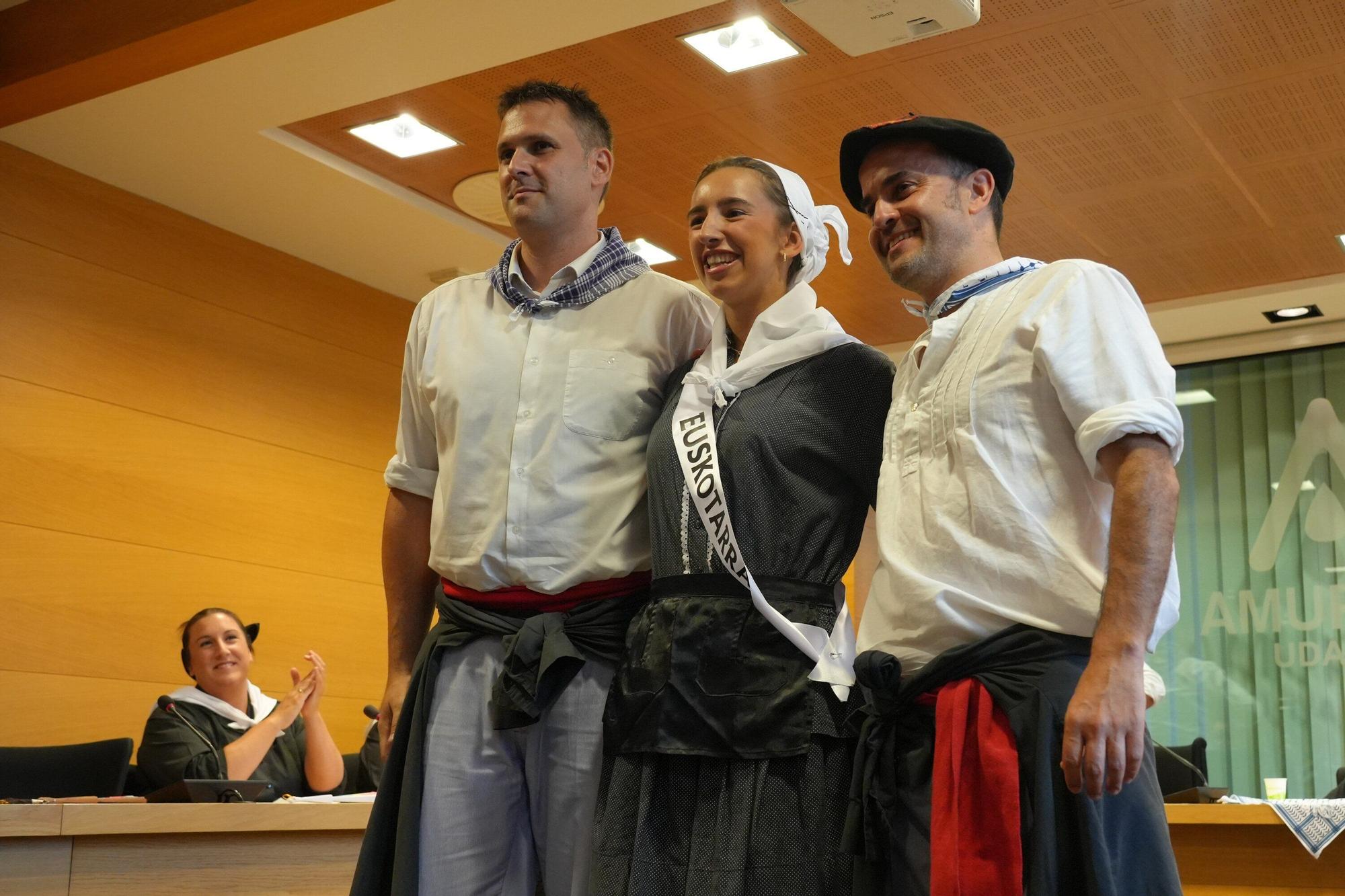En imágenes: La bajada de Iguarrako enciende la fiesta en Amurrio