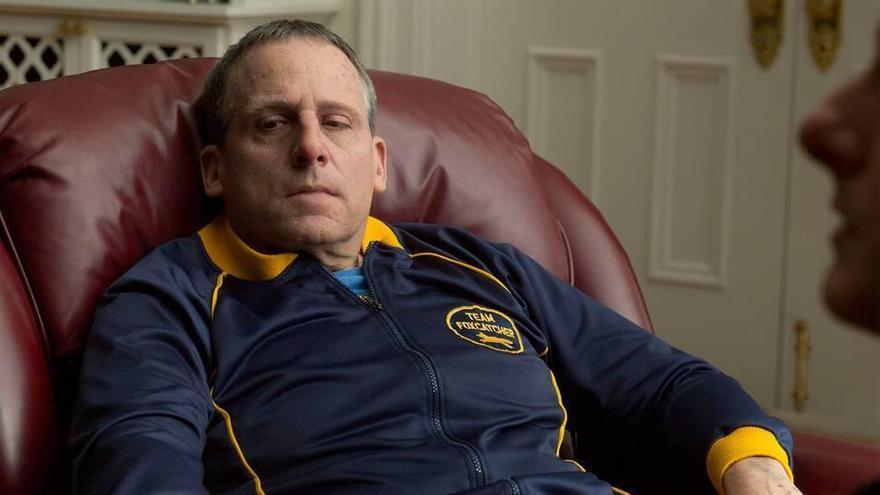 Steve Carell, un actor que parecía nacido para la comedia, puede ser escogido el mejor actor del año por su escalofriante recreación de un perverso millonario.
