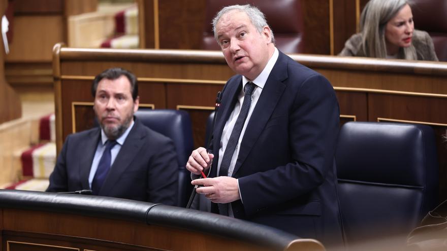 Jordi Hereu dice que "España tiene plena capacidad para afrontar el suministro energético del transporte aéreo"