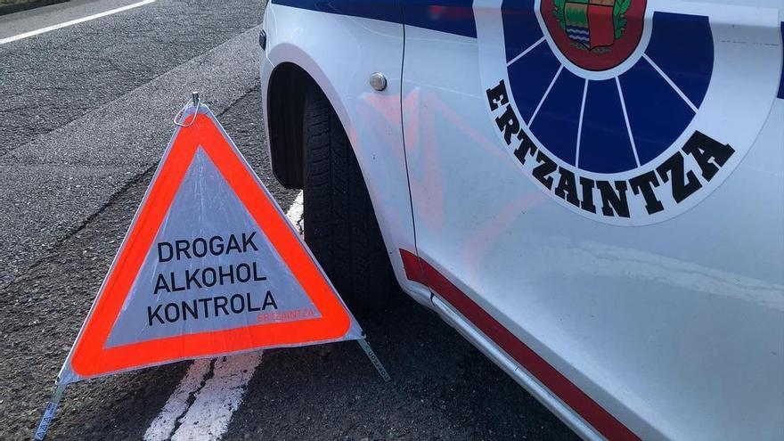 Pillan en Sopela al conductor de un tren turístico drogado con una treintena de niños a bordo