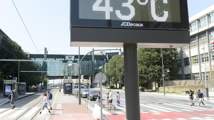 La ola de calor obliga a cortar el agua diariamente en un municipio de Bizkaia