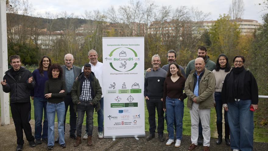 Las lombrices transforman 1.000 toneladas de residuos en fertilizante ecológico en Sangüesa